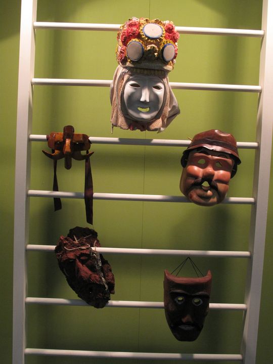 Regarde l'image Lé masque de Carmentràn - Le vezadzue - Le morechque (Les masques)
